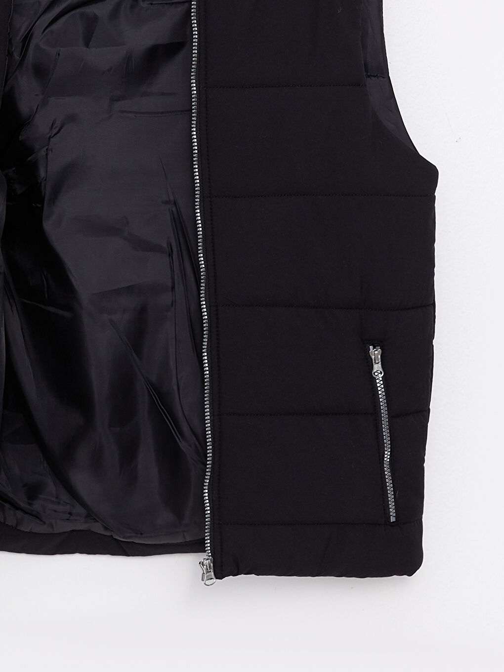 Siyah Standart Kalıp Kapüşonlu Erkek Yelek-7