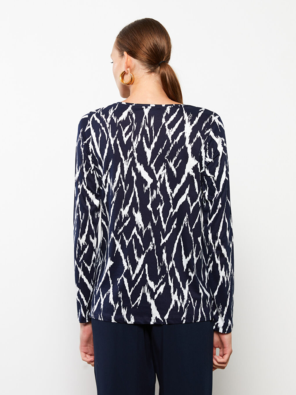 Lacivert Bisiklet Yaka Desenli Uzun Kollu Pamuklu Kadın Tişört-4