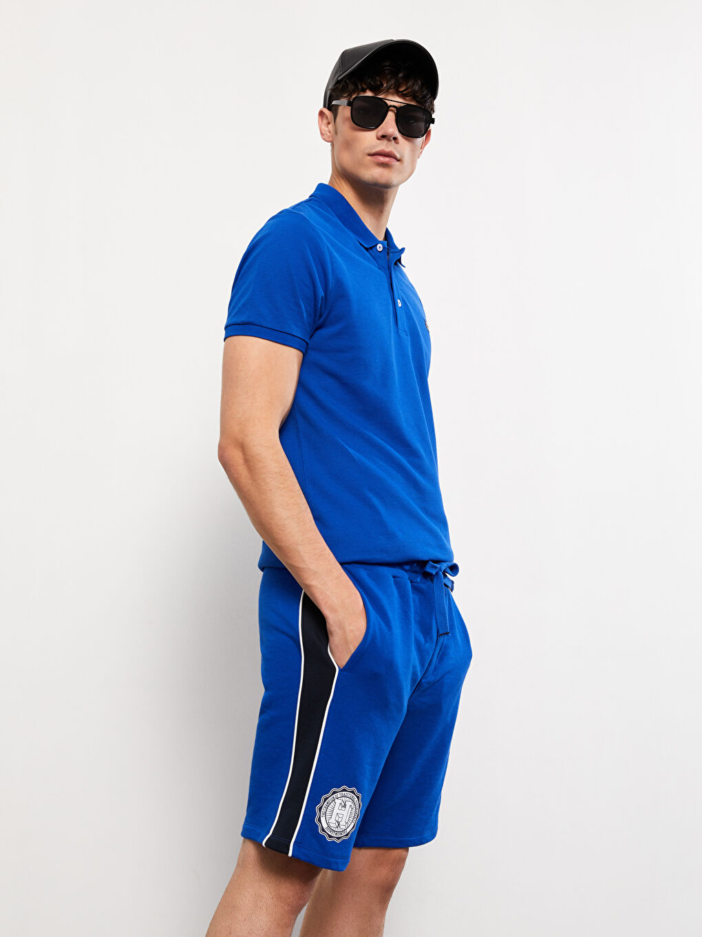 Mavi Standart Kalıp Baskılı Erkek Şort