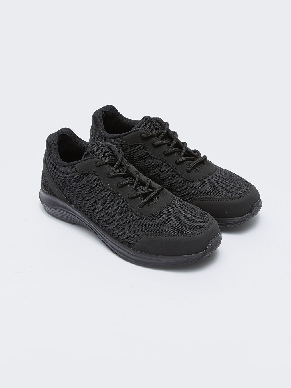 Siyah Bağcıklı File Detaylı Erkek Spor Ayakkabı