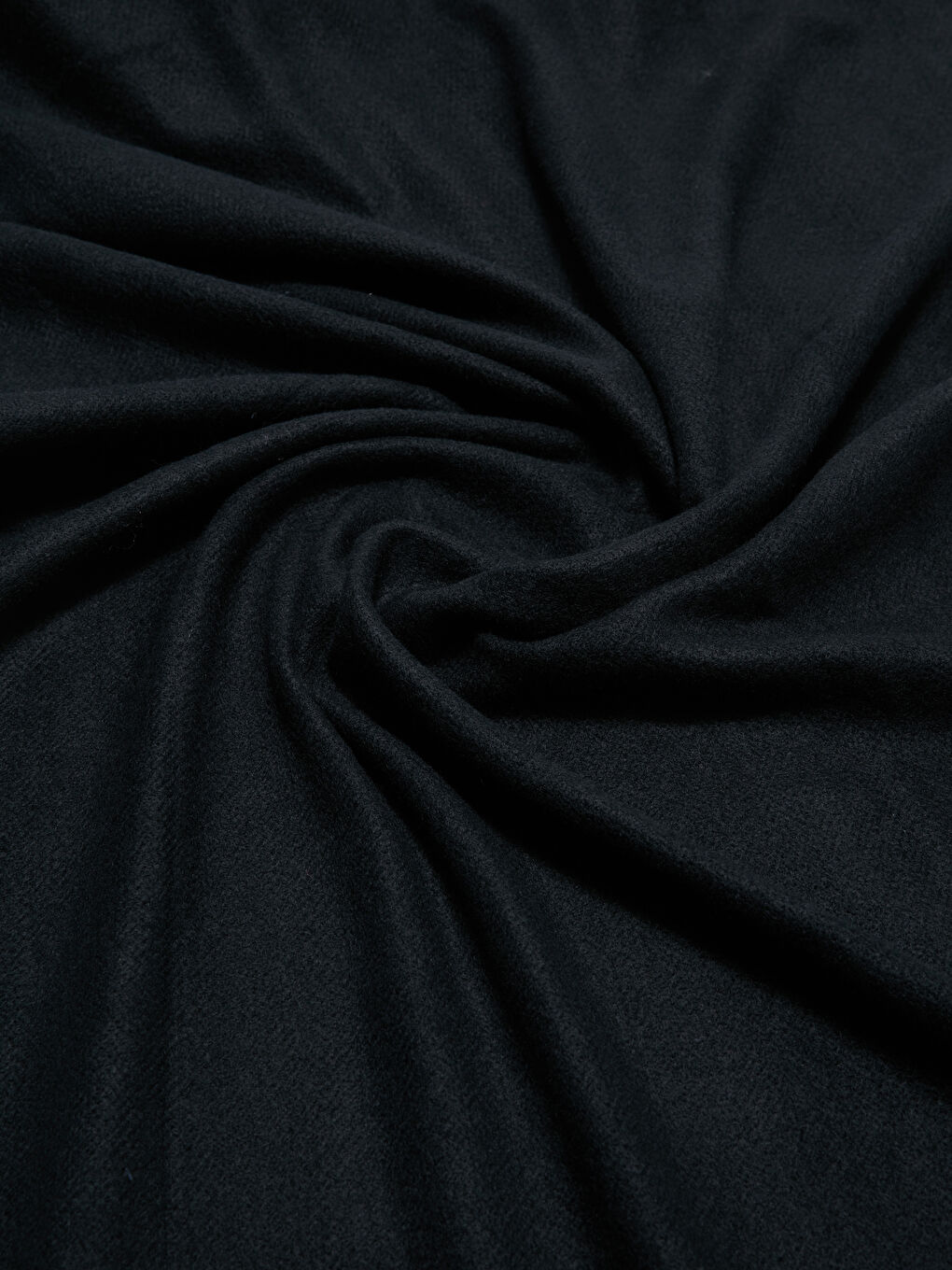 Siyah Düz Püsküllü Kadın Atkı-5