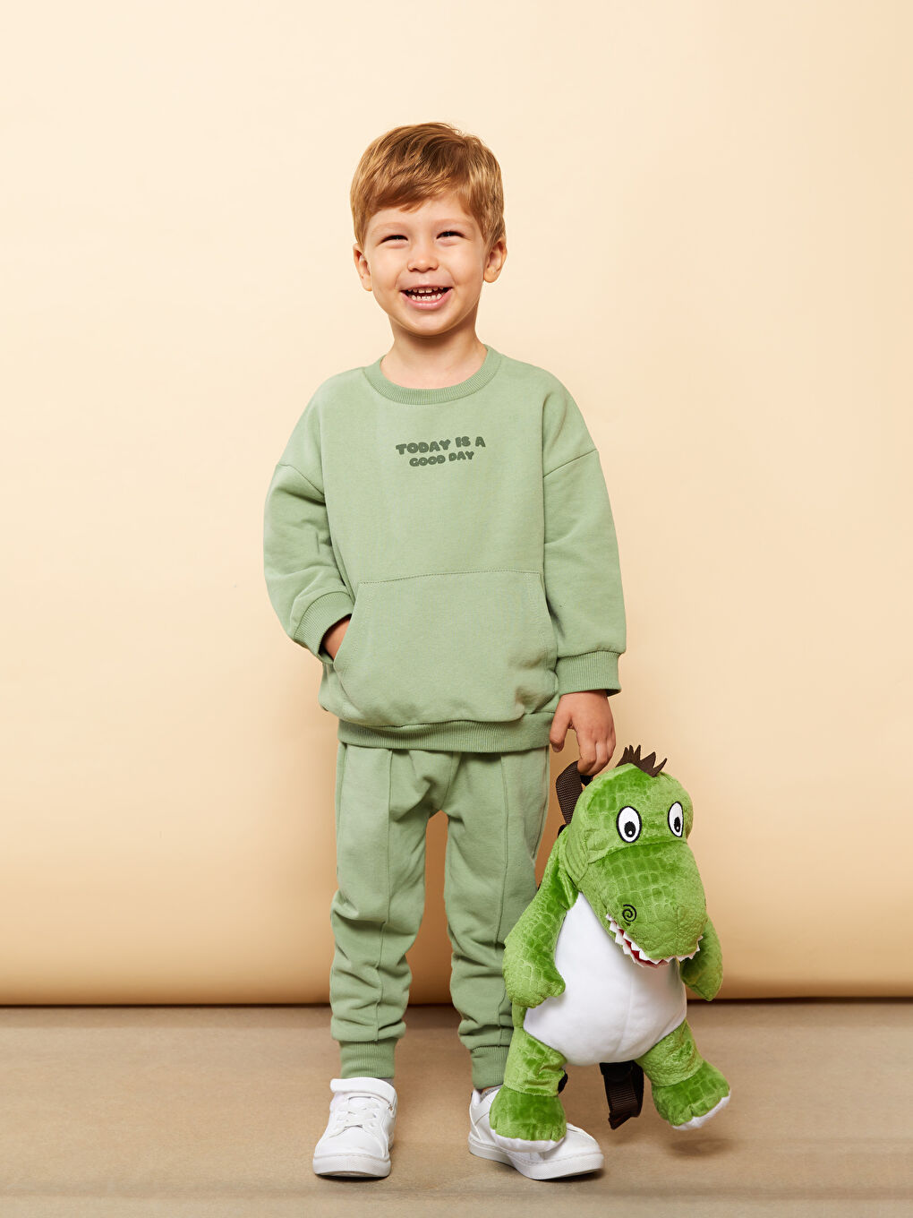 طقم بلوزة بكم طويل بياقة دائرية مطبوعة للأولاد الرضع مع بنطلون رياضي - مجموعة من قطعتين-1