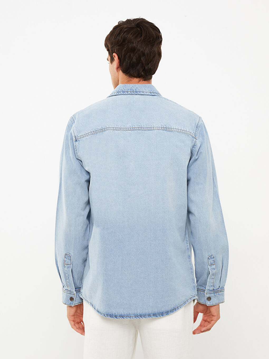 Риза от дънков плат за мъже с дълъг ръкав и редовна кройка-4