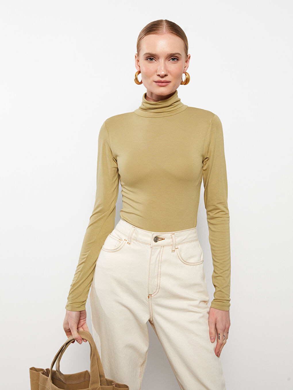 Bej Dik Yaka Düz Uzun Kollu Kadın Body-1