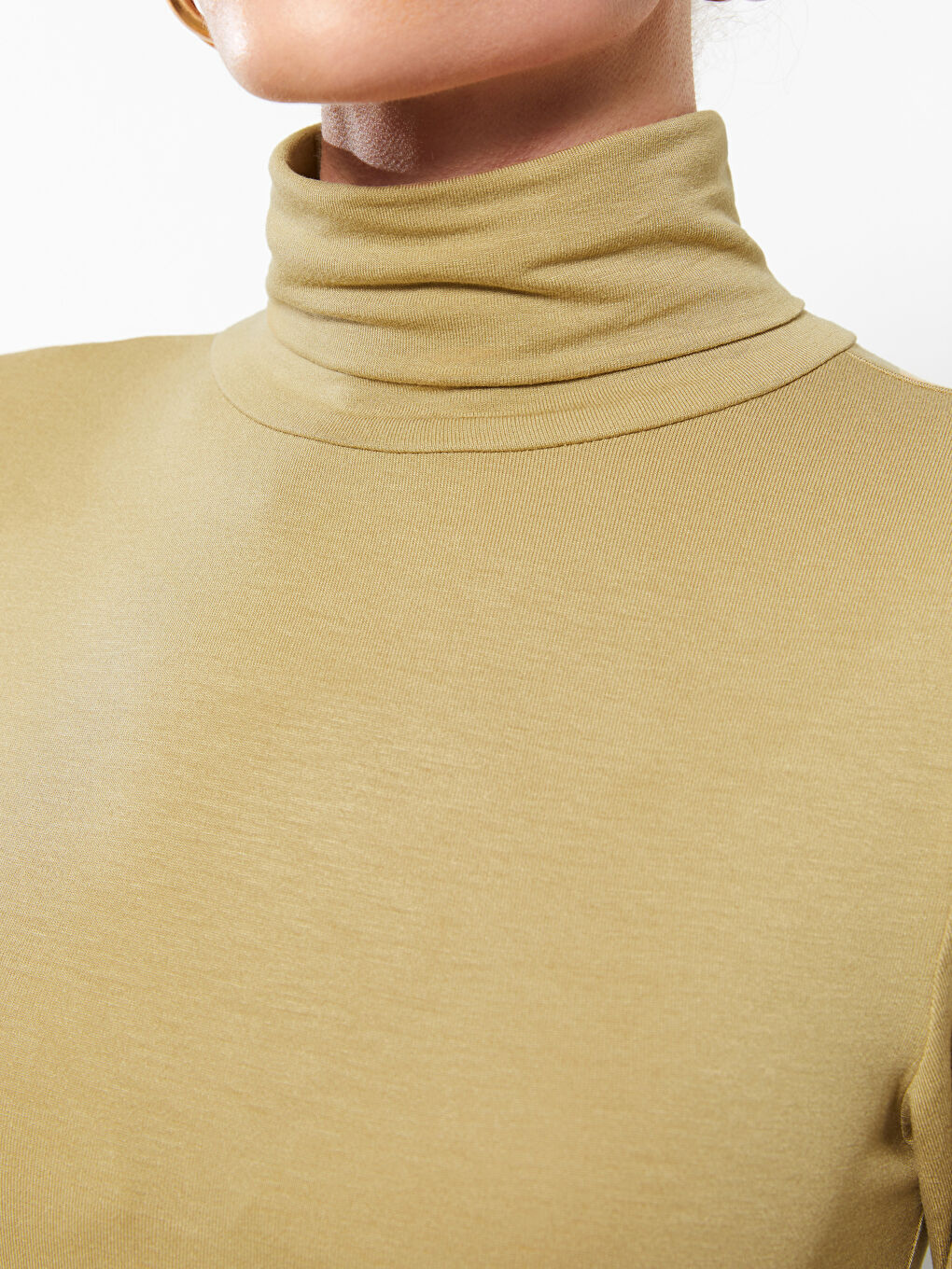 Bej Dik Yaka Düz Uzun Kollu Kadın Body-4