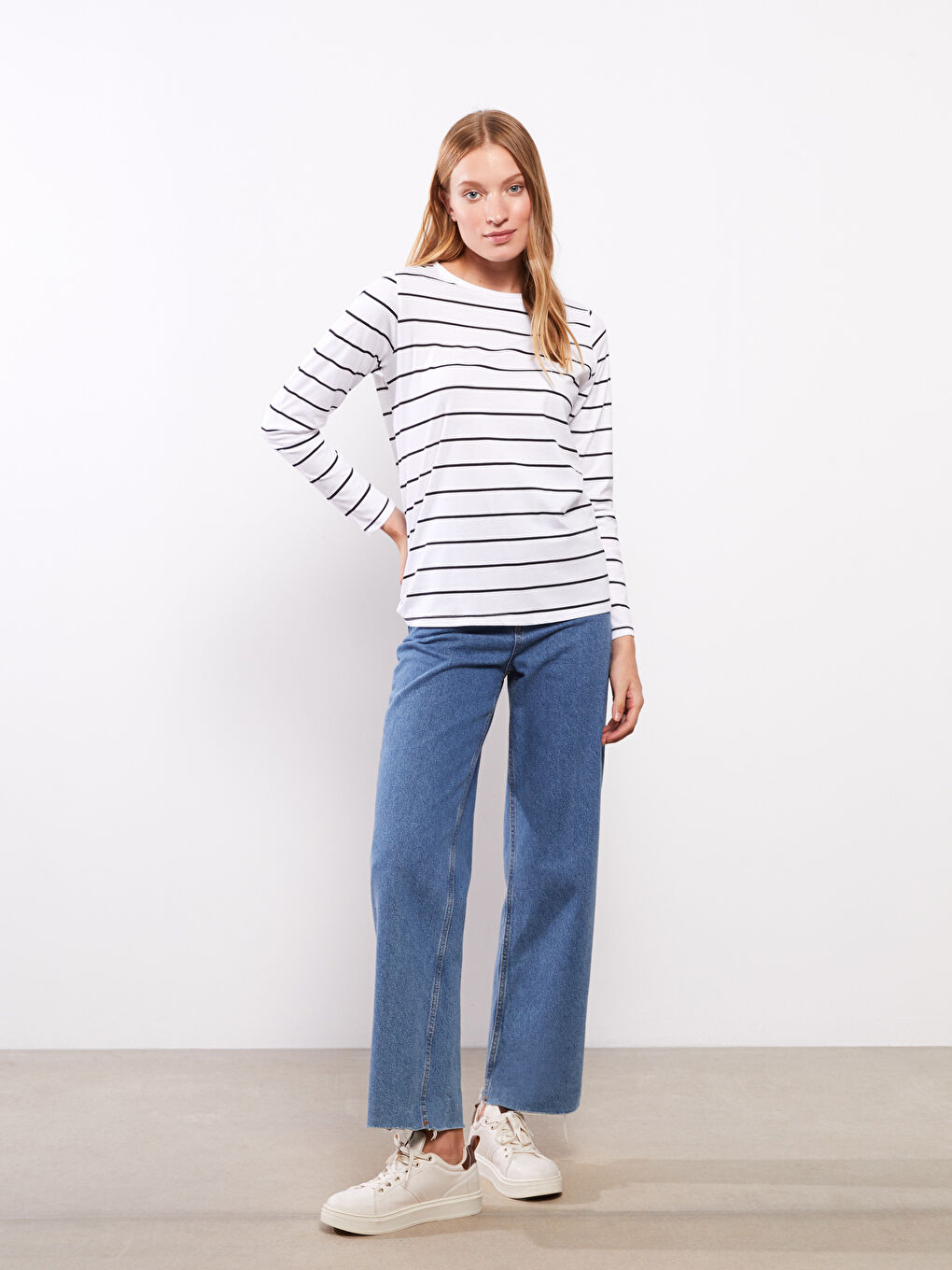 Siyah Bisiklet Yaka Çizgili Uzun Kollu Pamuklu Kadın Tişört-2