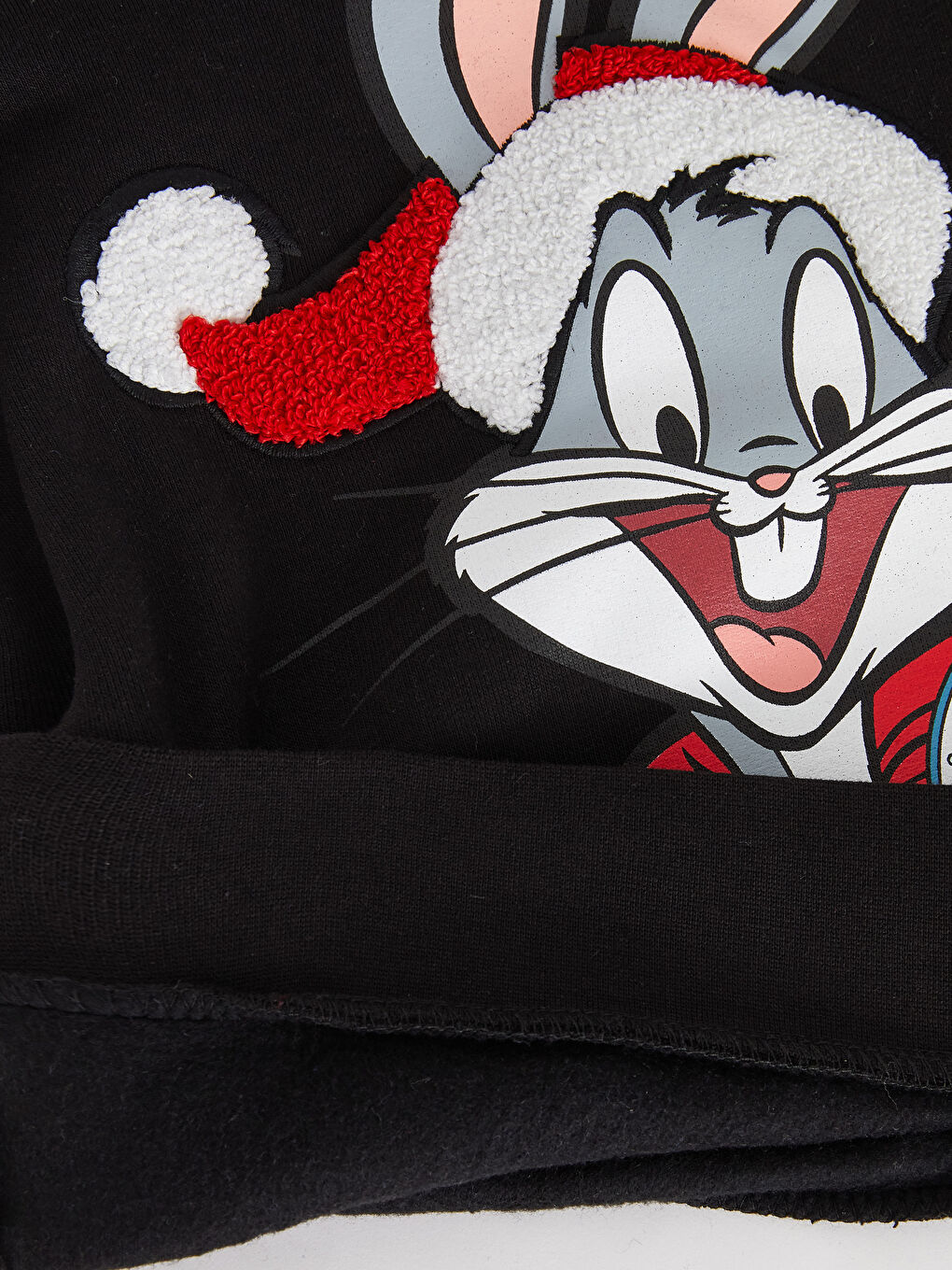 LCW Kids Yeni Siyah Kapüşonlu Bugs Bunny Baskılı Yılbaşı Temalı Uzun Kollu Erkek Çocuk Sweatshirt - 3