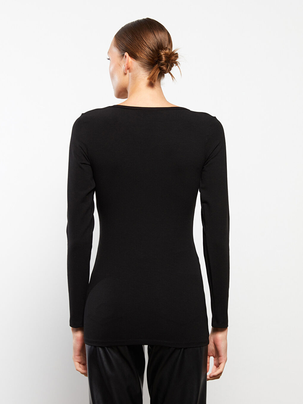 Siyah V Yaka Düz Uzun Kollu Kadın Body-4