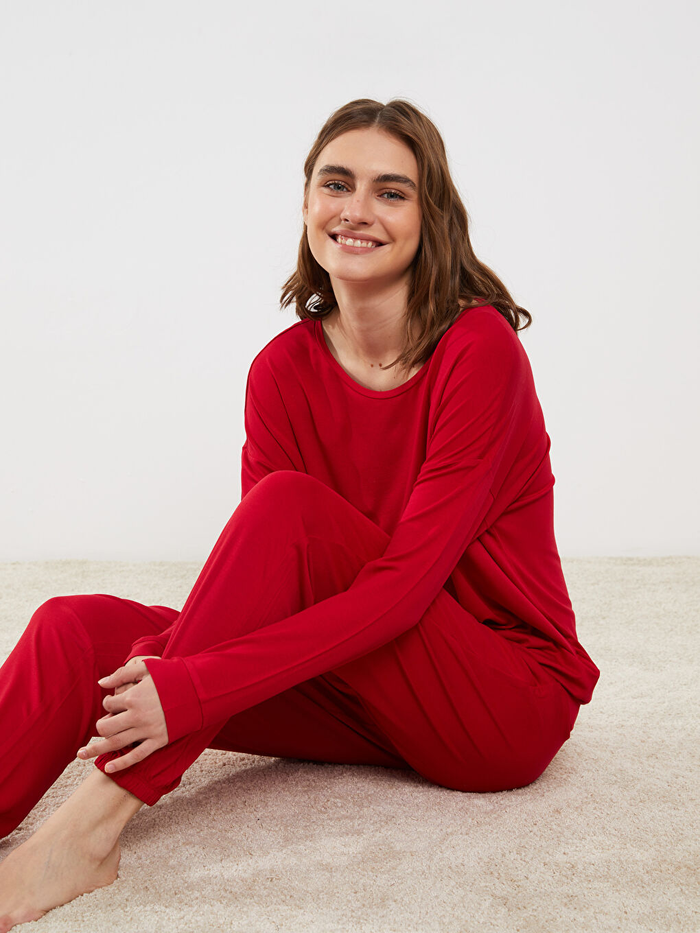 Kırmızı Bisiklet Yaka Yılbaşı Temalı Kadın Pijama Takımı