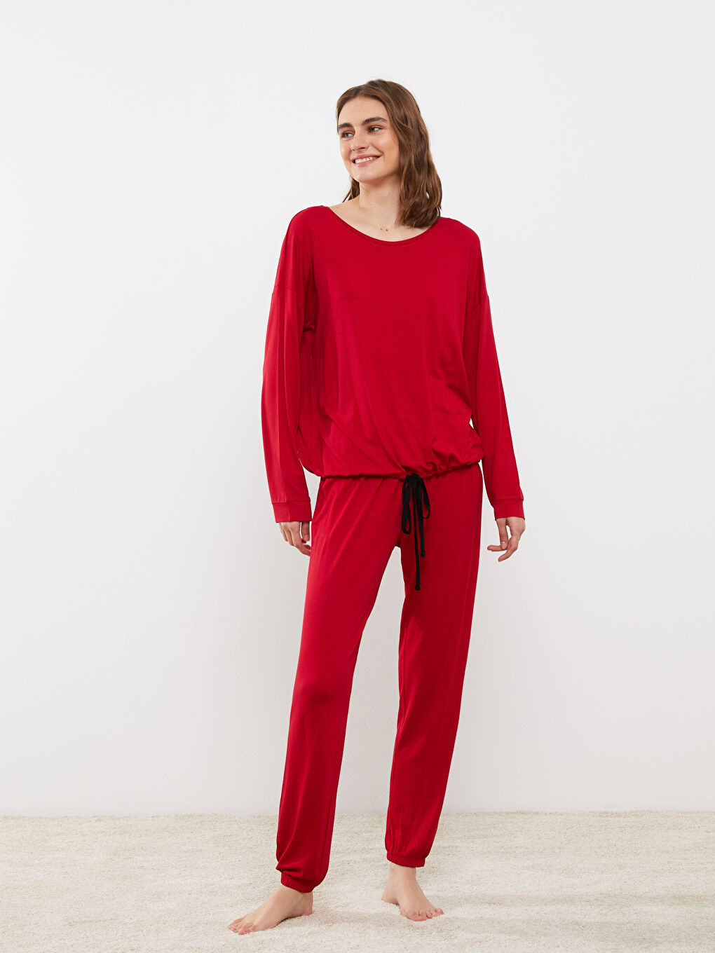 Kırmızı Bisiklet Yaka Yılbaşı Temalı Kadın Pijama Takımı-2