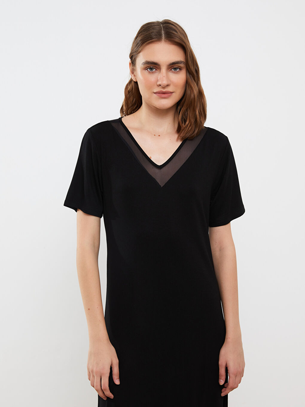 Siyah V Yaka Düz Kısa Kollu Kadın Gecelik-1