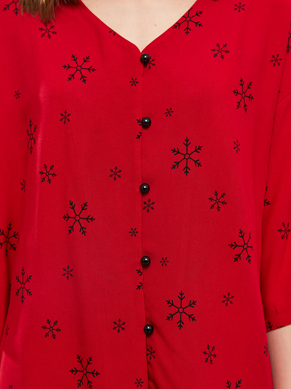Kırmızı V Yaka Yılbaşı Temalı Viskon Kadın Pijama Takımı-3