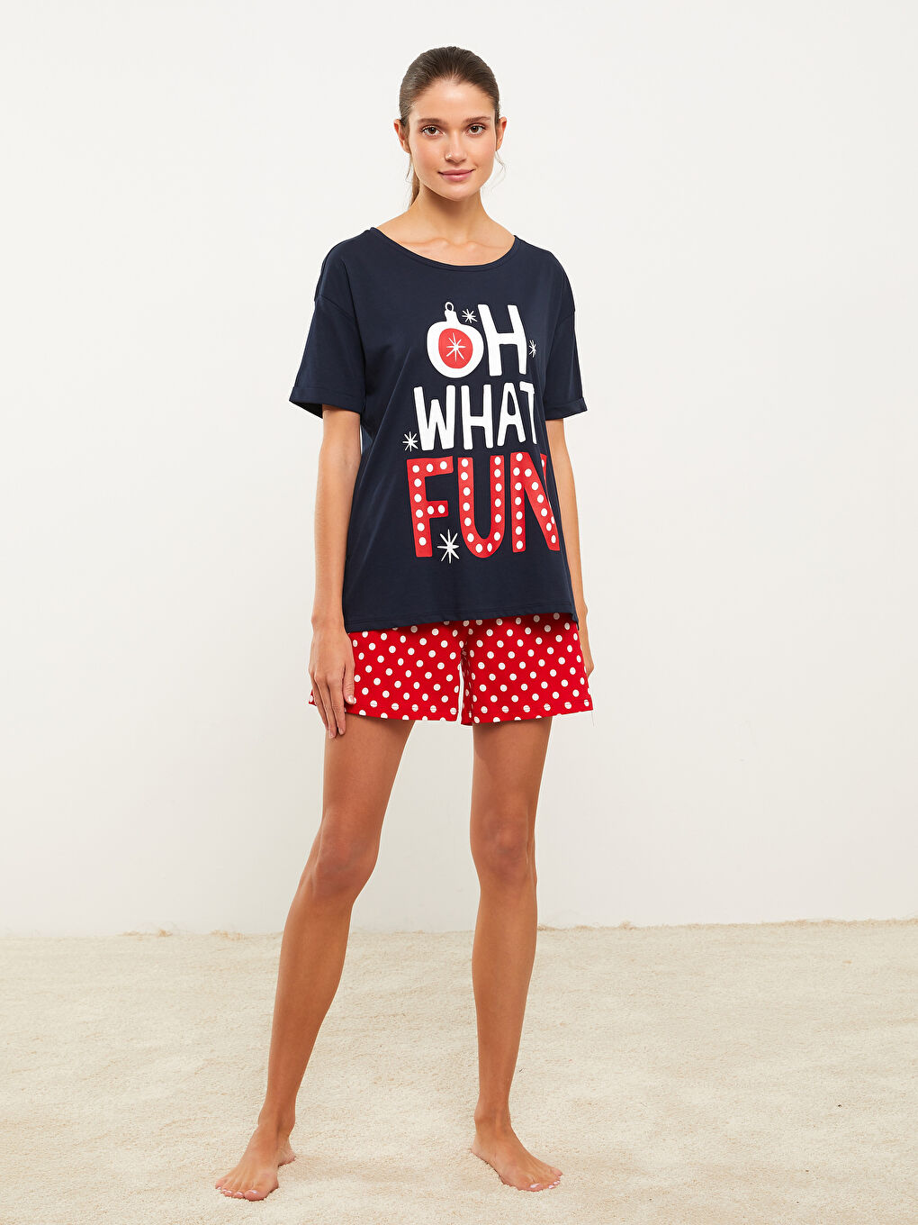 Kırmızı Bisiklet Yaka Yılbaşı Temalı Kısa Kollu Pamuklu Kadın Pijama Takımı