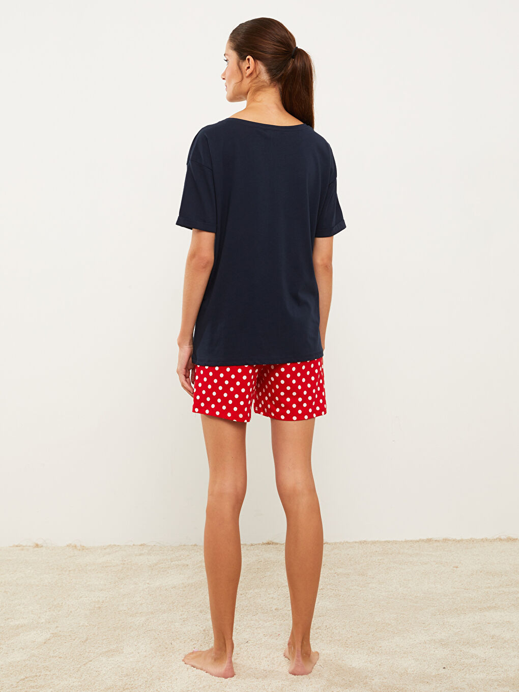 Kırmızı Bisiklet Yaka Yılbaşı Temalı Kısa Kollu Pamuklu Kadın Pijama Takımı-4