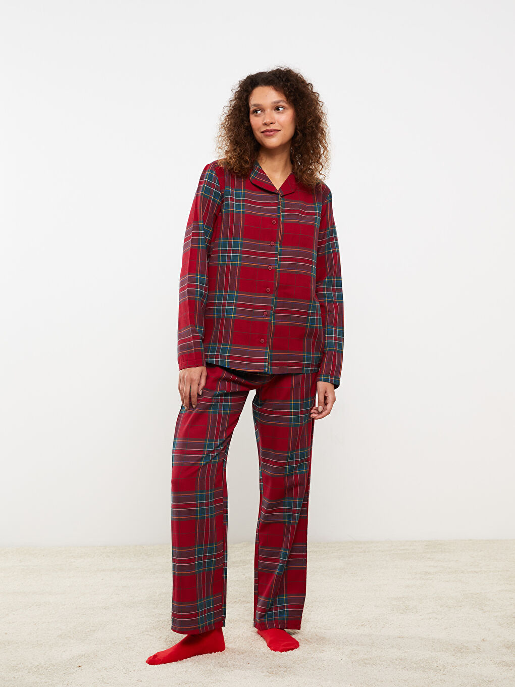 LCW DREAM Shirt Neck New Year Themed Long Sleeve Women's Pajama Set -W2CT43Z8-LPA