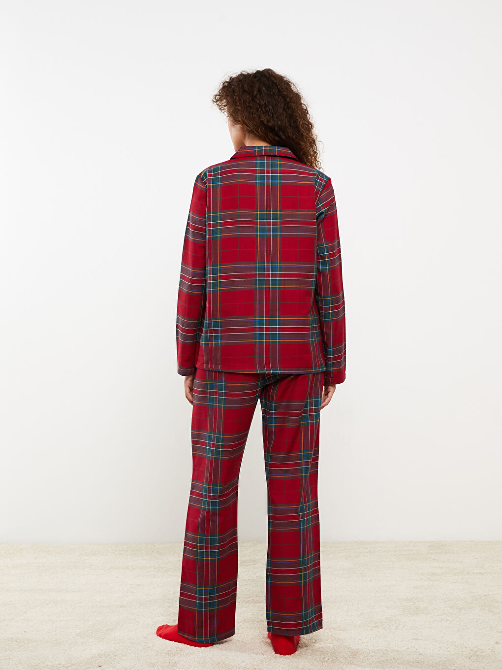 LCW DREAM Shirt Neck New Year Themed Long Sleeve Women's Pajama Set -W2CT43Z8-LPA