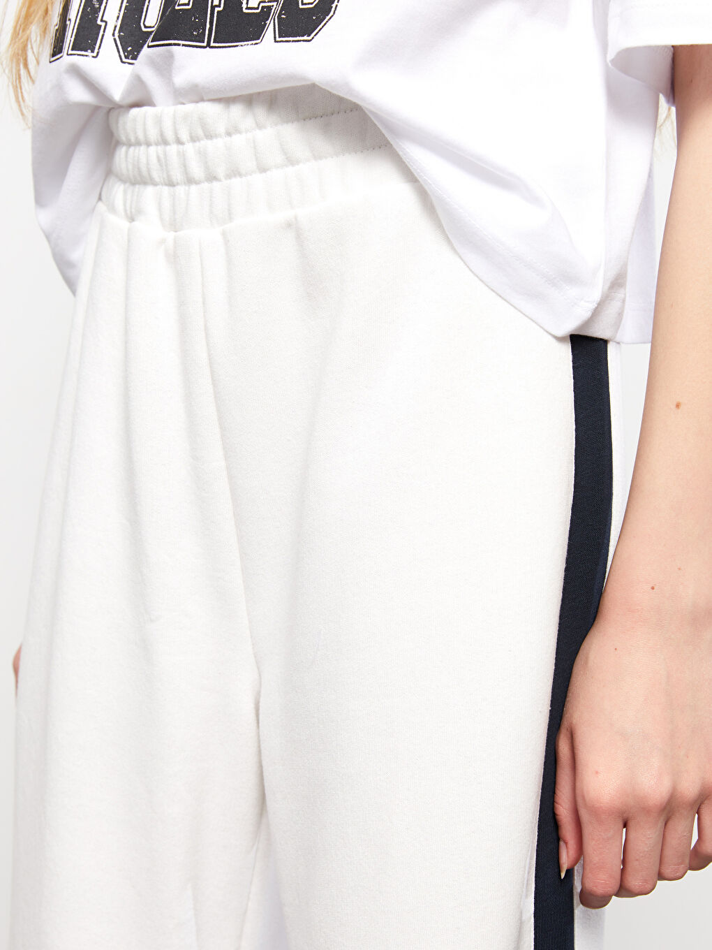 Ekru Beli Lastikli Renk Bloklu Kadın Eşofman Altı-2