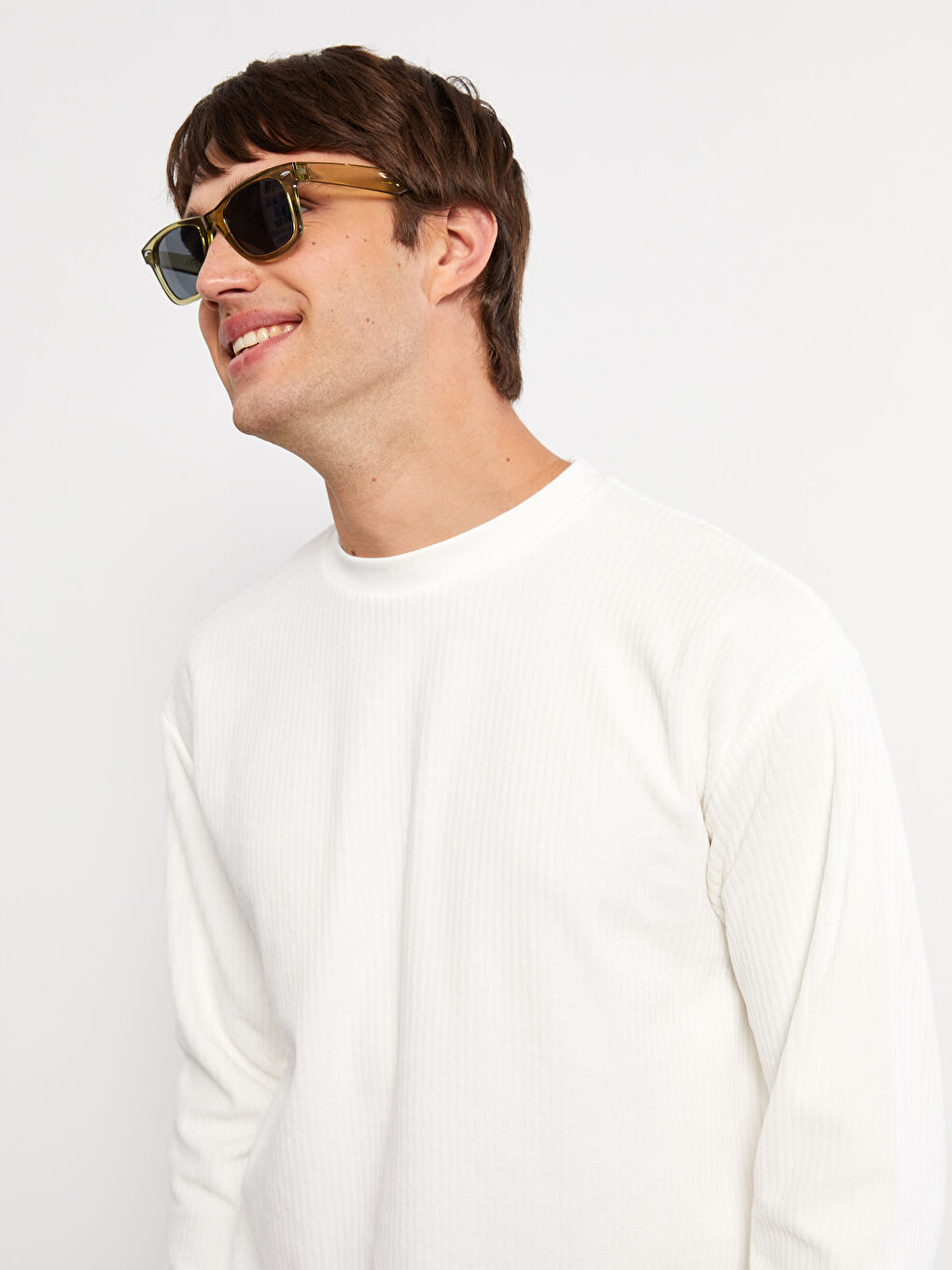 Beyaz Bisiklet Yaka Uzun Kollu Erkek Sweatshirt