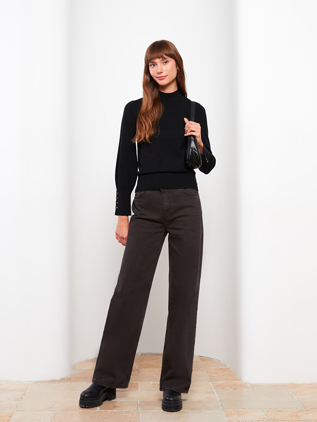 Siyah Dik Yaka Kadın Triko Kazak-2