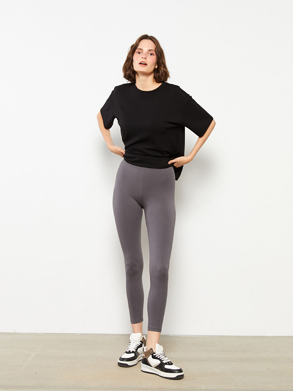 ليجن سادة بخصر مرن للسيدات