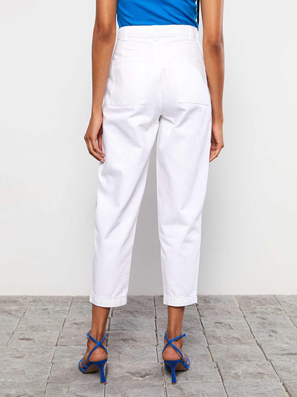 Beyaz Yüksek Bel Mom Fit Düz Cep Detaylı Kadın Rodeo Jean Pantolon-3