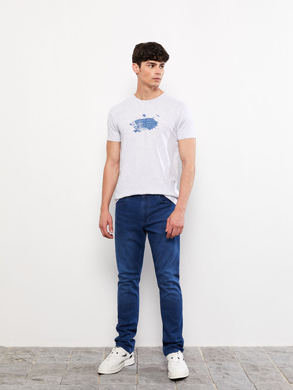 779 جينز بقصة عادية للرجال-1