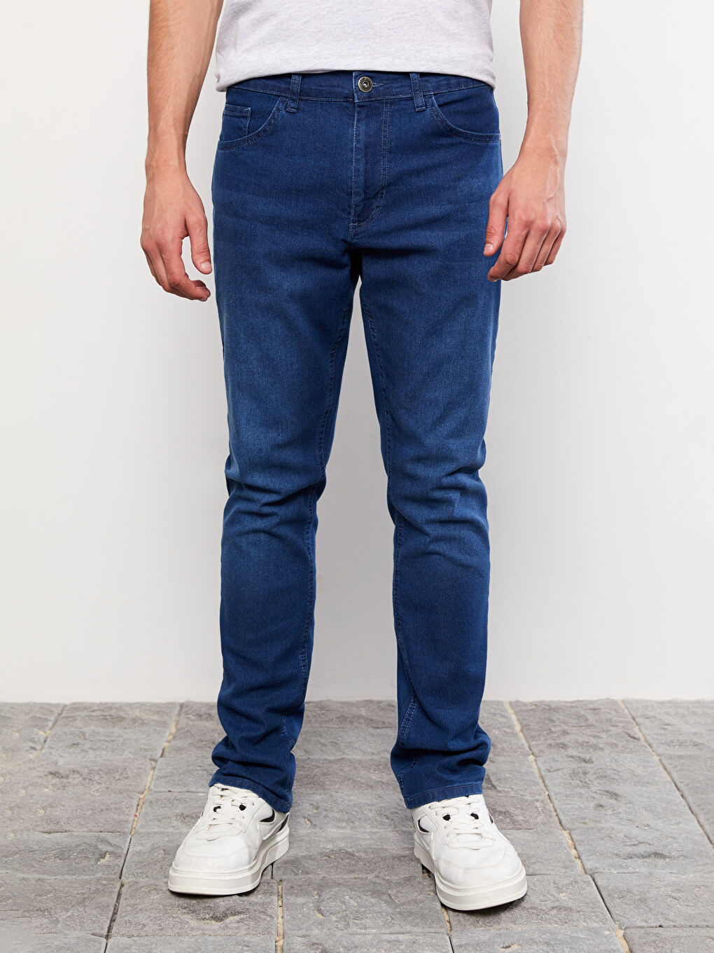 779 جينز بقصة عادية للرجال-3