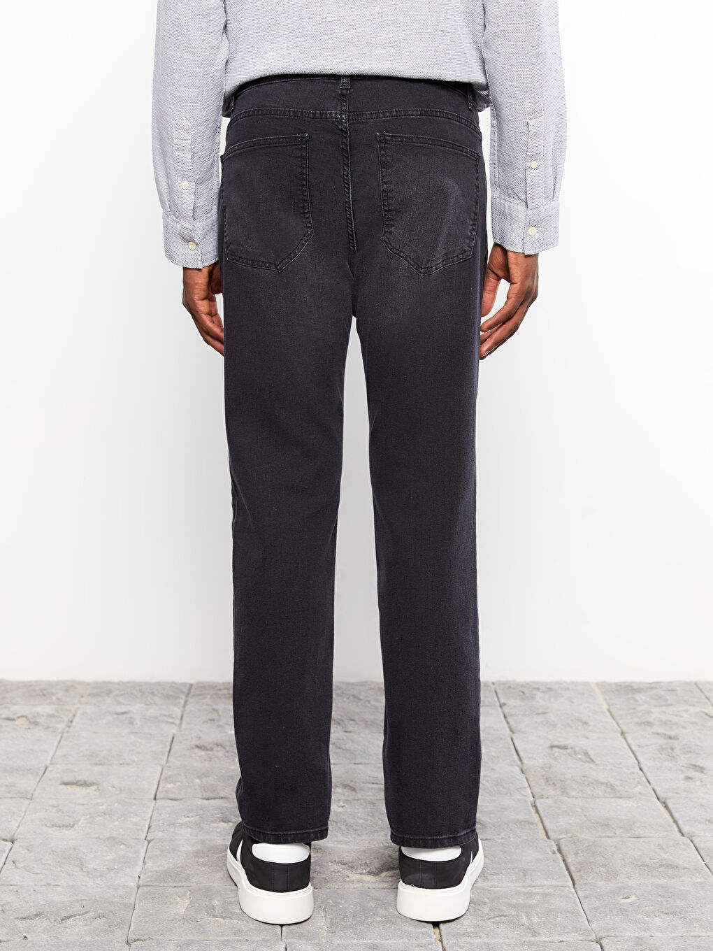 779 جينز بقصة عادية للرجال-3