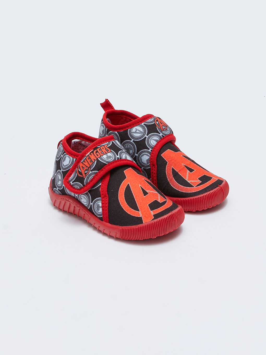 Siyah Avengers Lisanslı Cırt Cırtlı Erkek Çocuk Panduf