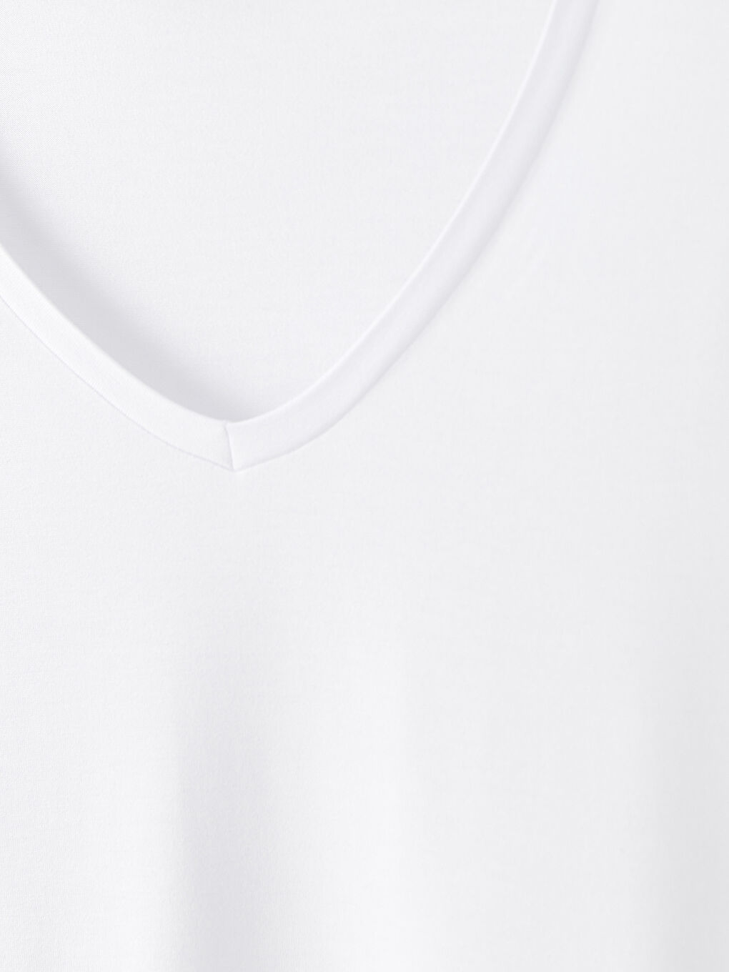 Beyaz V Yaka Düz Kısa Kollu Kadın Tişört-6
