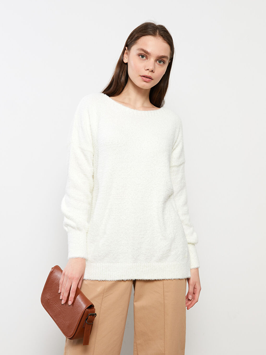 Ekru Kayık Yaka Düz Uzun Kollu Kadın Triko Kazak