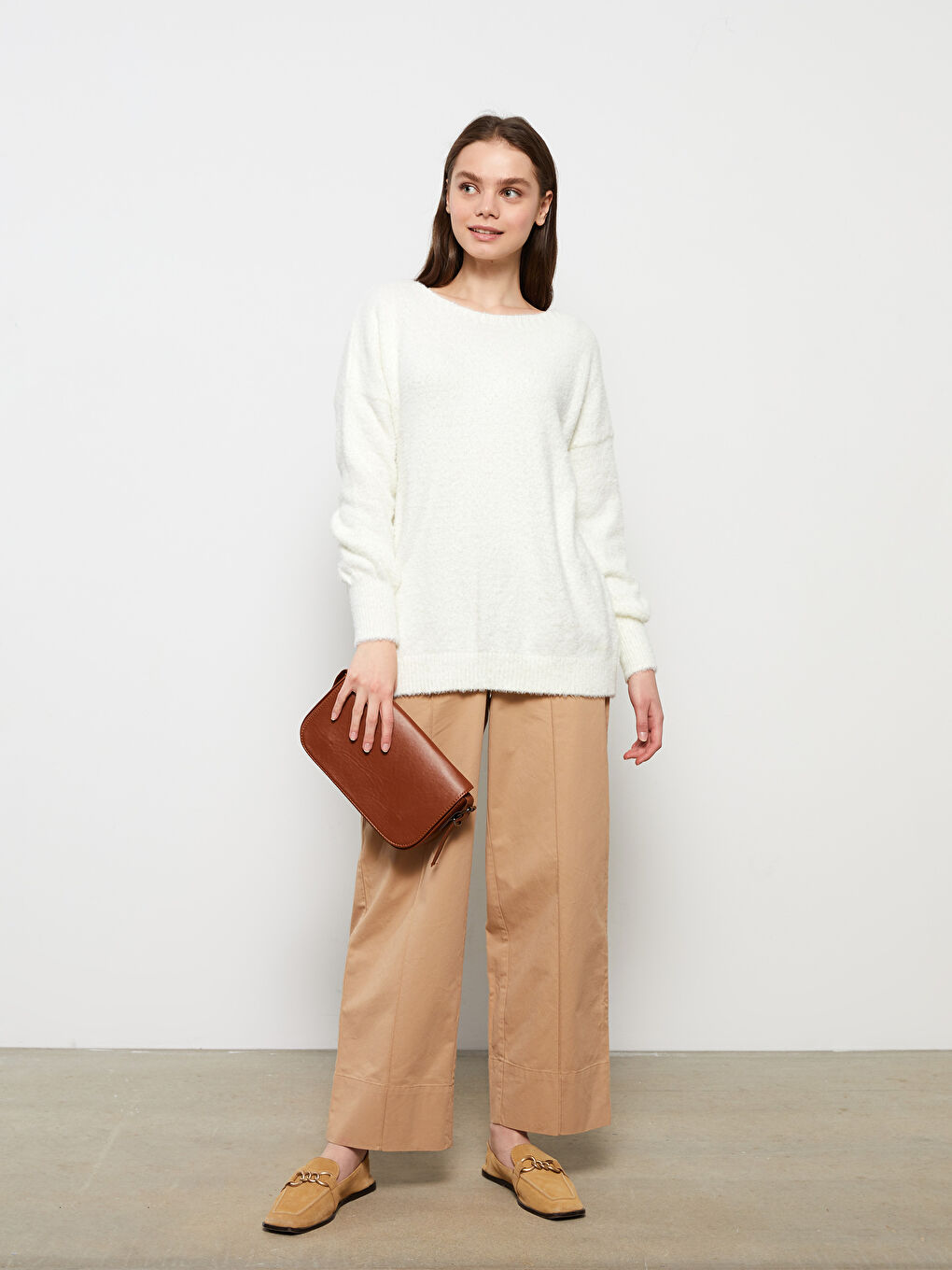 Ekru Kayık Yaka Düz Uzun Kollu Kadın Triko Kazak-2