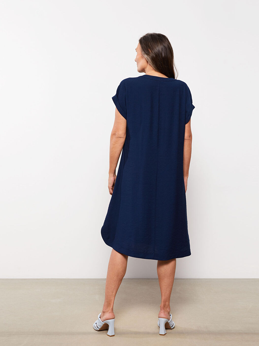 Lacivert Kaçık Yaka Düz Kısa Kollu Kadın Elbise-4