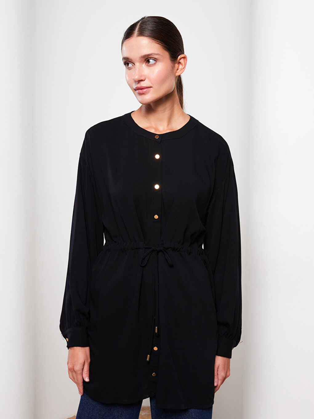 Siyah Bisiklet Yaka Düz Uzun Kollu Viskon Kadın Tunik-1