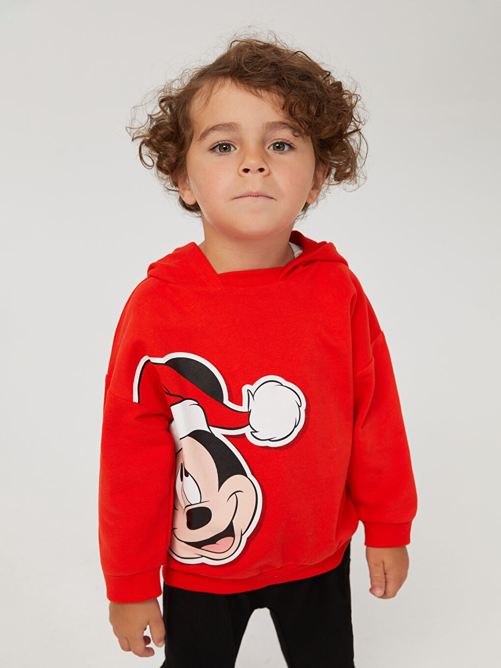 LCW baby Canlı Kırmızı Kapüşonlu Uzun Kollu Mickey Mouse Baskılı Erkek Bebek Sweatshirt ve Eşofman Alt 2'li - 2