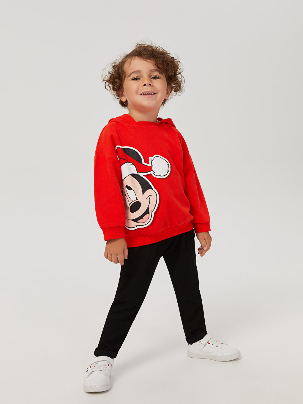 LCW baby Canlı Kırmızı Kapüşonlu Uzun Kollu Mickey Mouse Baskılı Erkek Bebek Sweatshirt ve Eşofman Alt 2'li - 3