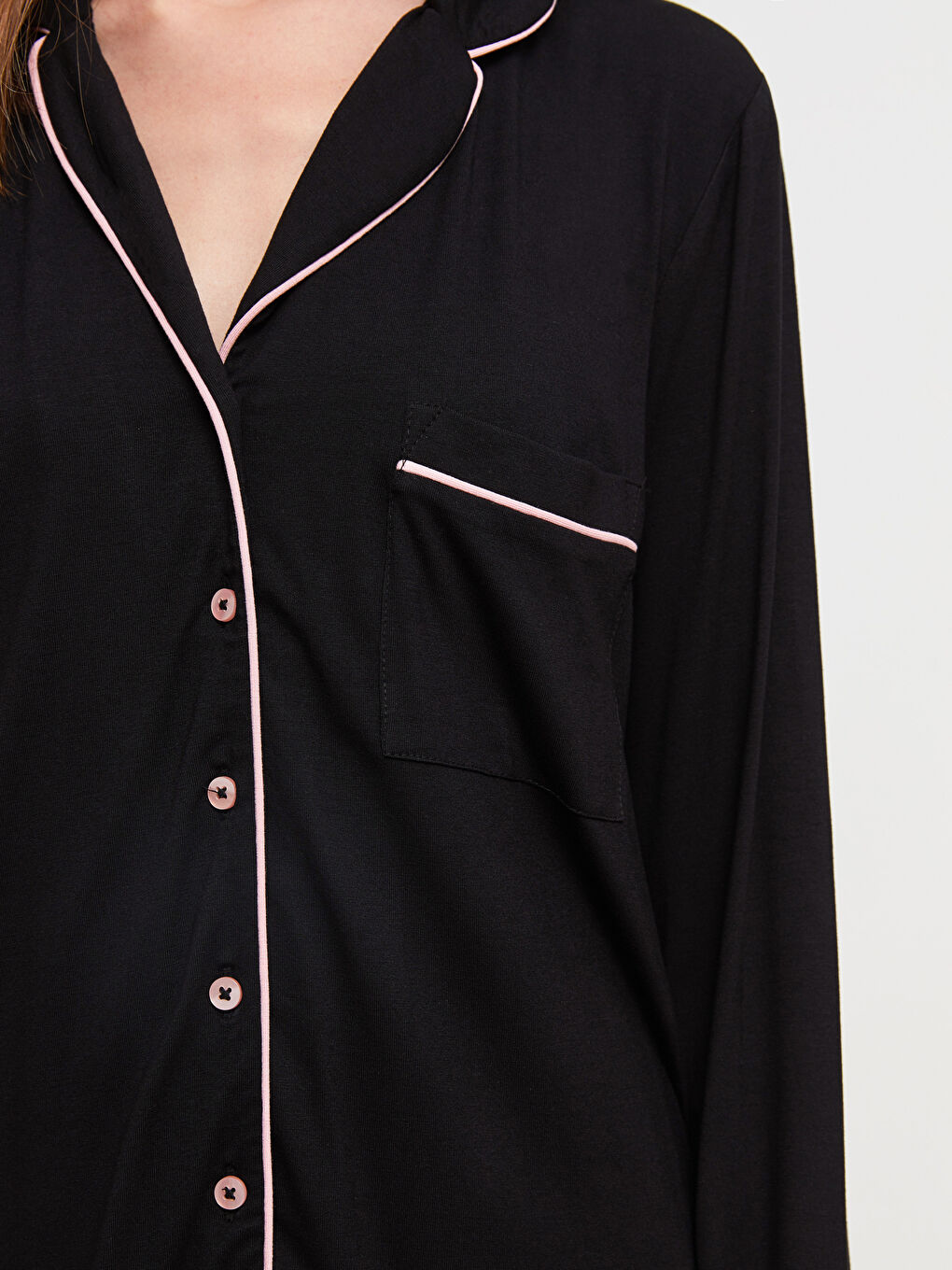 طقم بيجامة بياقة قميص سادة كم طويل للسيدات-2