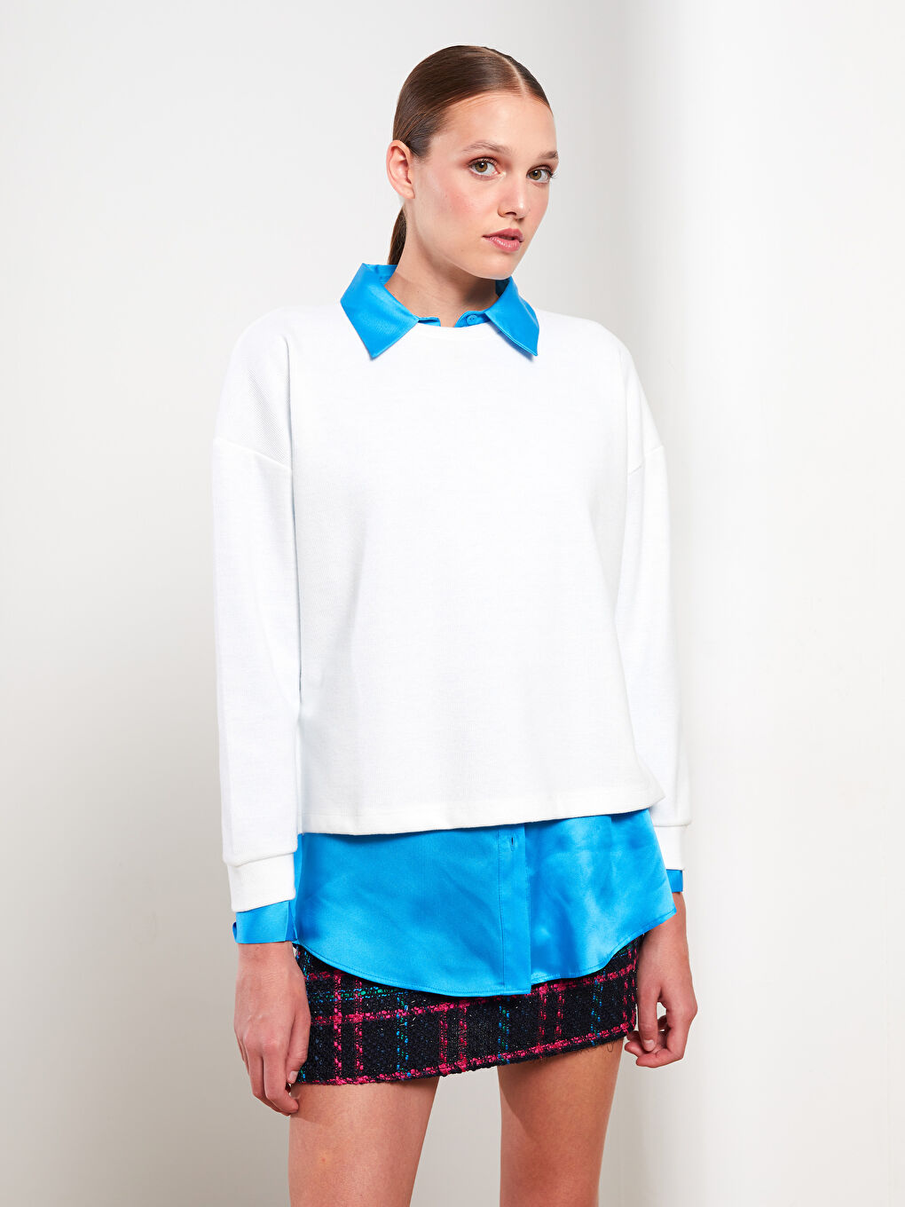 Ekru Bisiklet Yaka Düz Uzun Kollu Kadın Sweatshirt-1