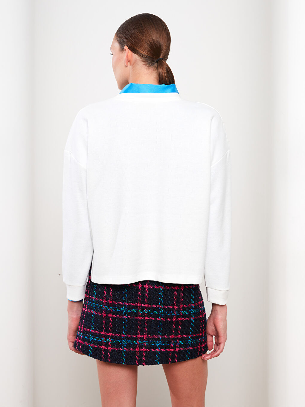 Ekru Bisiklet Yaka Düz Uzun Kollu Kadın Sweatshirt-3