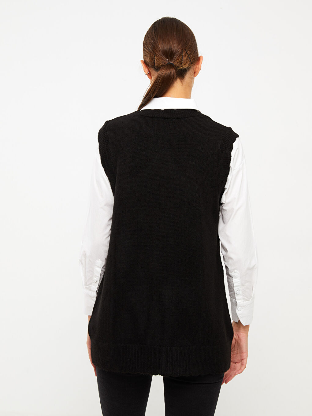 Siyah Bisiklet Yaka Nakışlı Kadın Triko Süveter-3