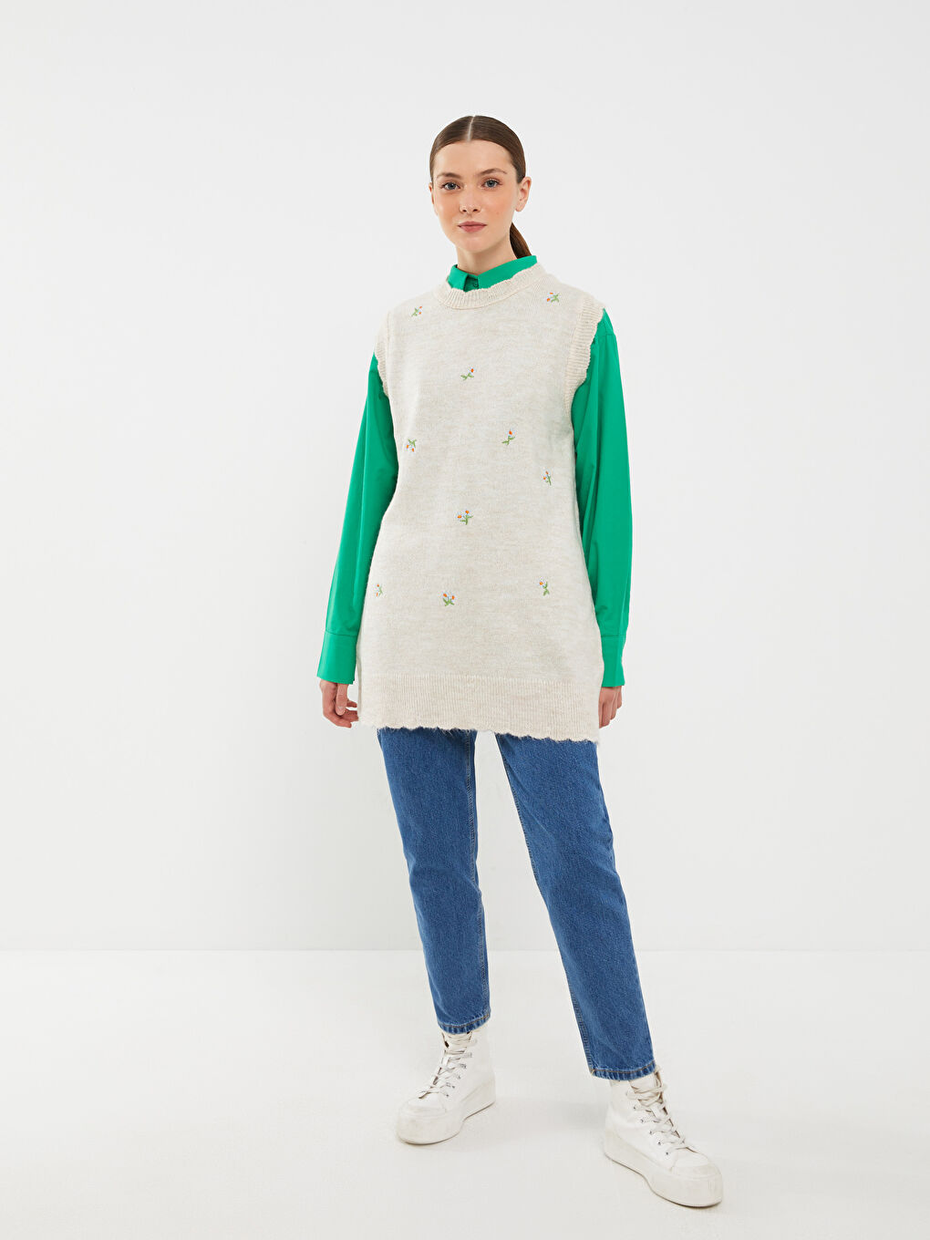 Crew Neck Embroidered Women's Knitwear Sweater Vest-7