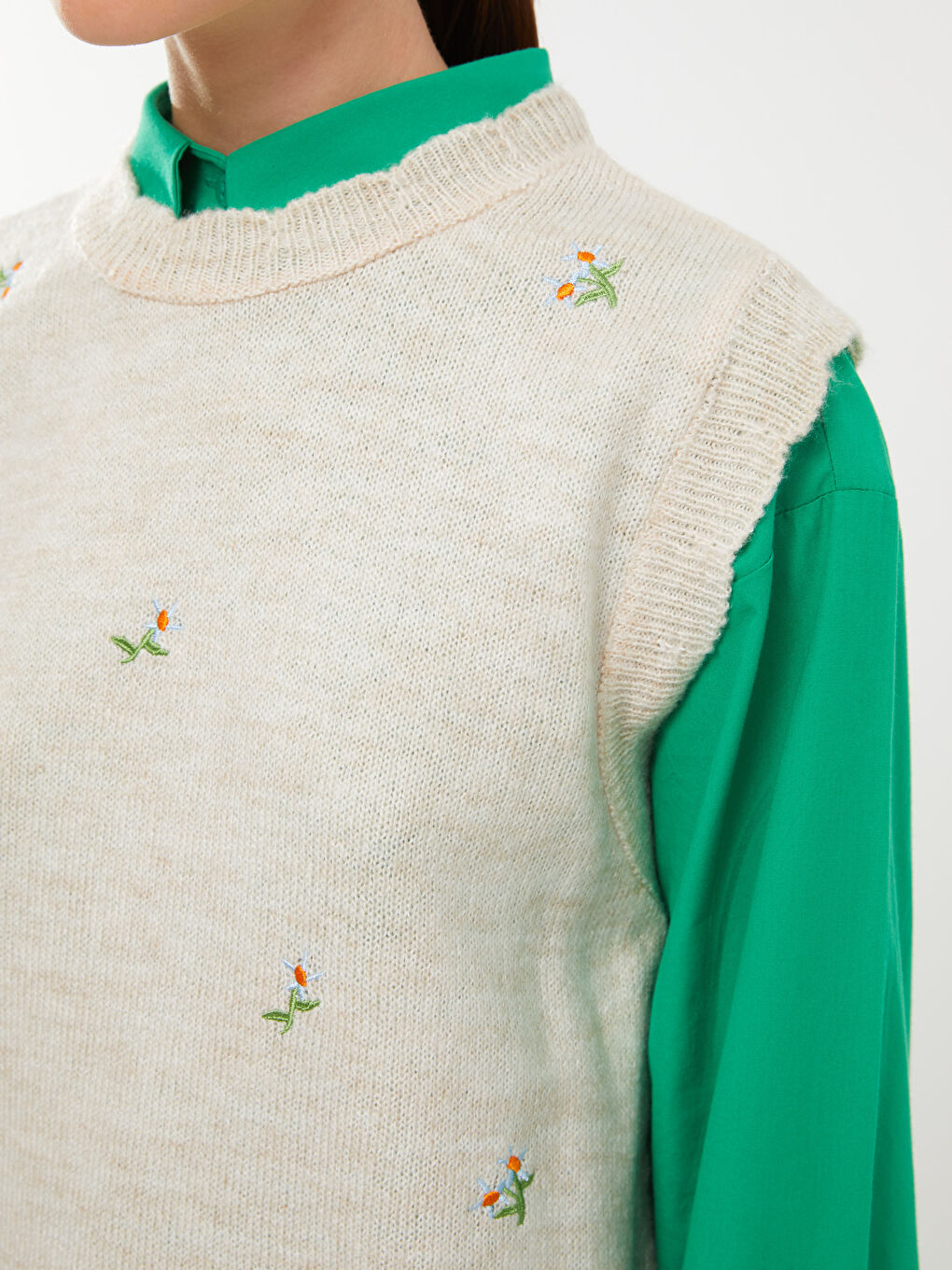 Crew Neck Embroidered Women's Knitwear Sweater Vest-9