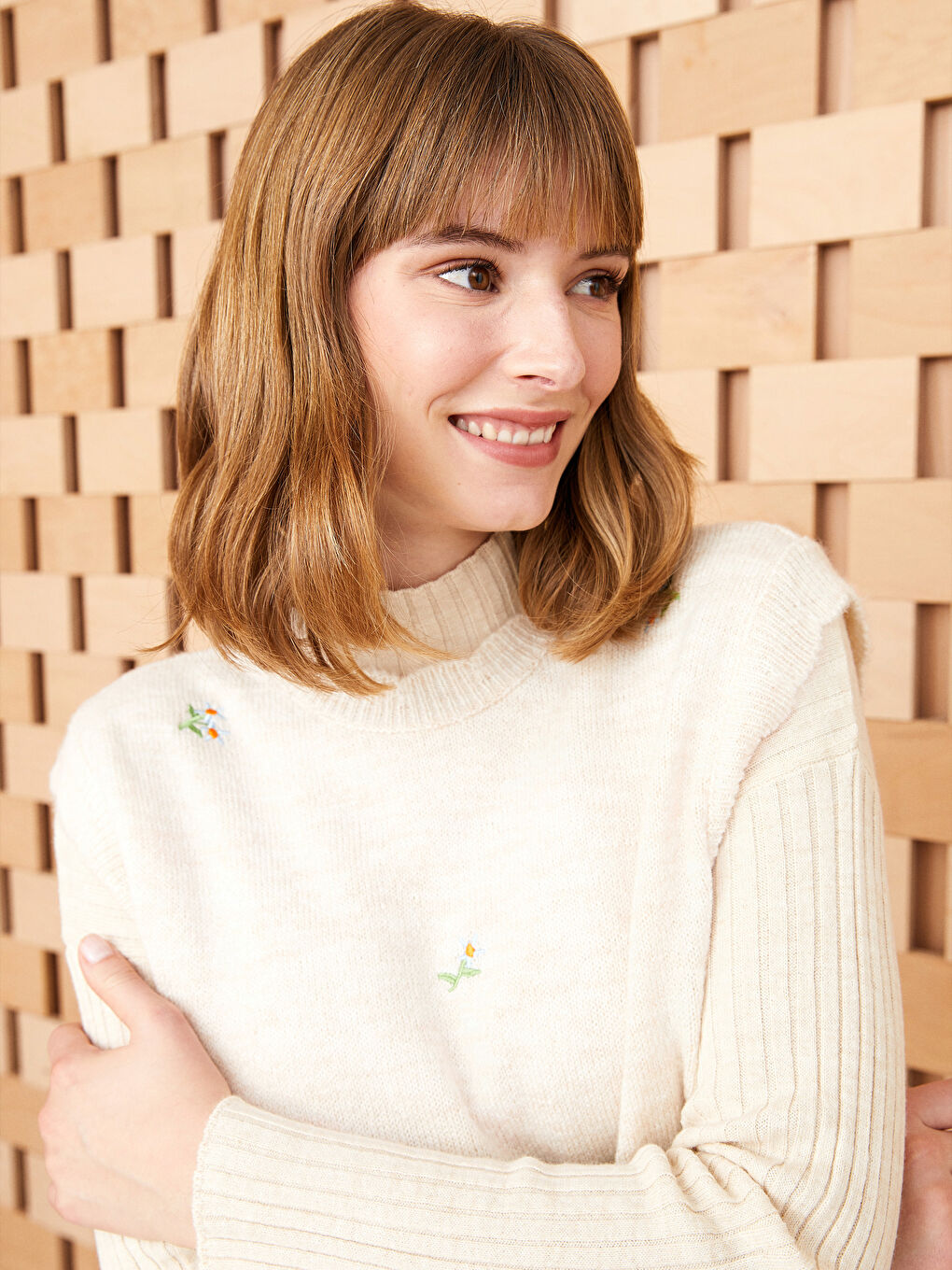 Crew Neck Embroidered Women's Knitwear Sweater Vest