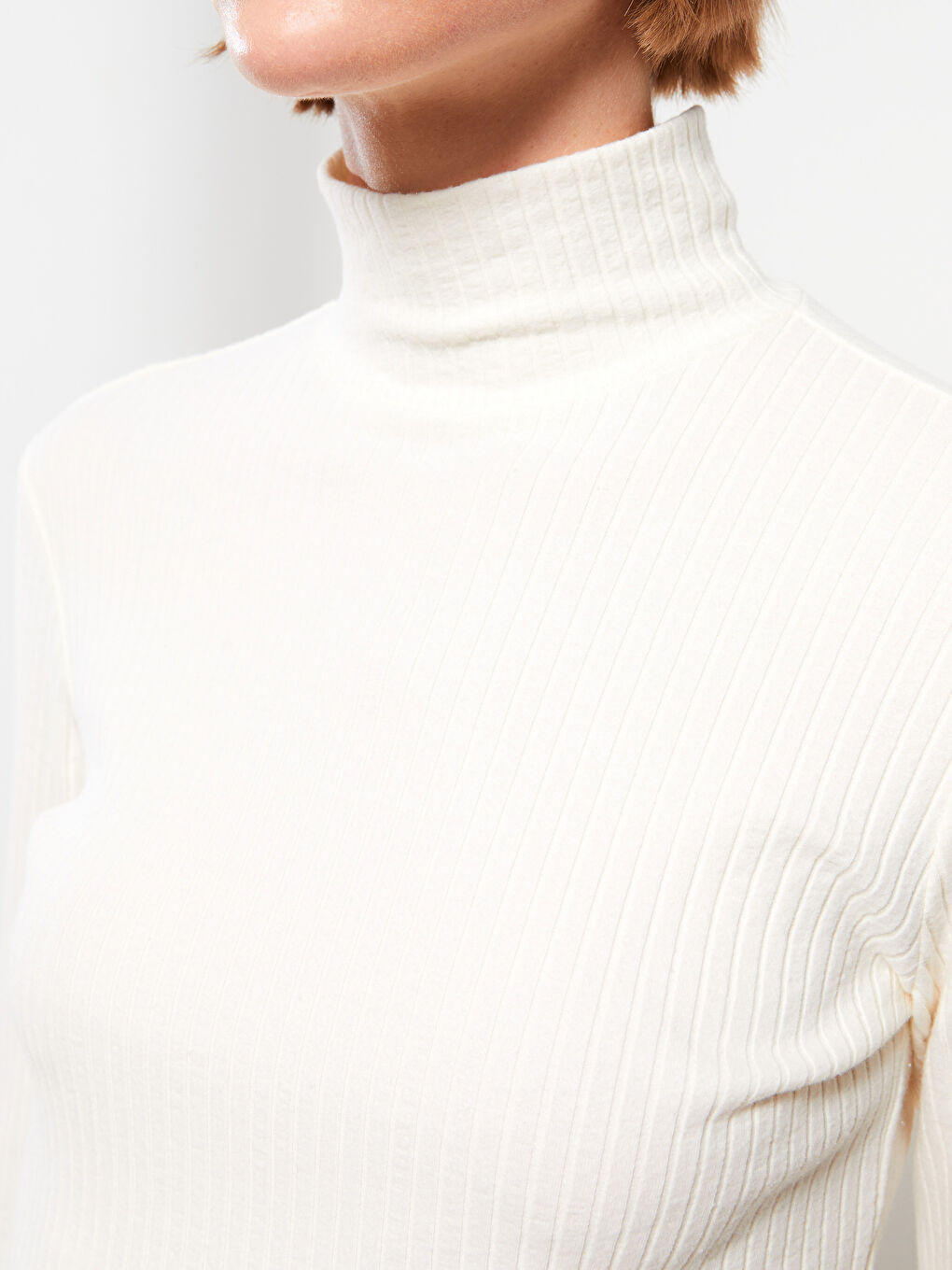 Ekru Dik Yaka Düz Uzun Kollu Kadın Body-3