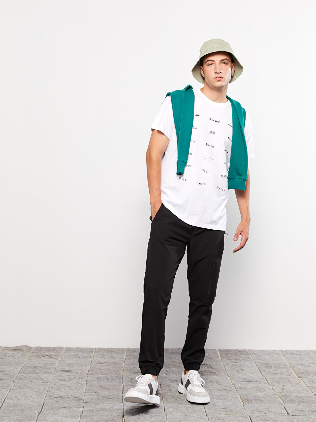 Siyah Standart Kalıp Erkek Jogger Pantolon