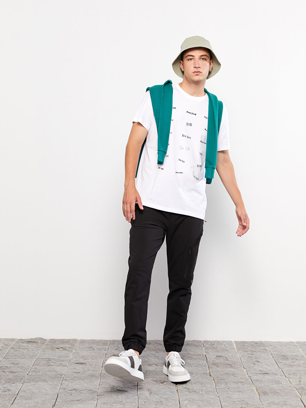 Siyah Standart Kalıp Erkek Jogger Pantolon-1