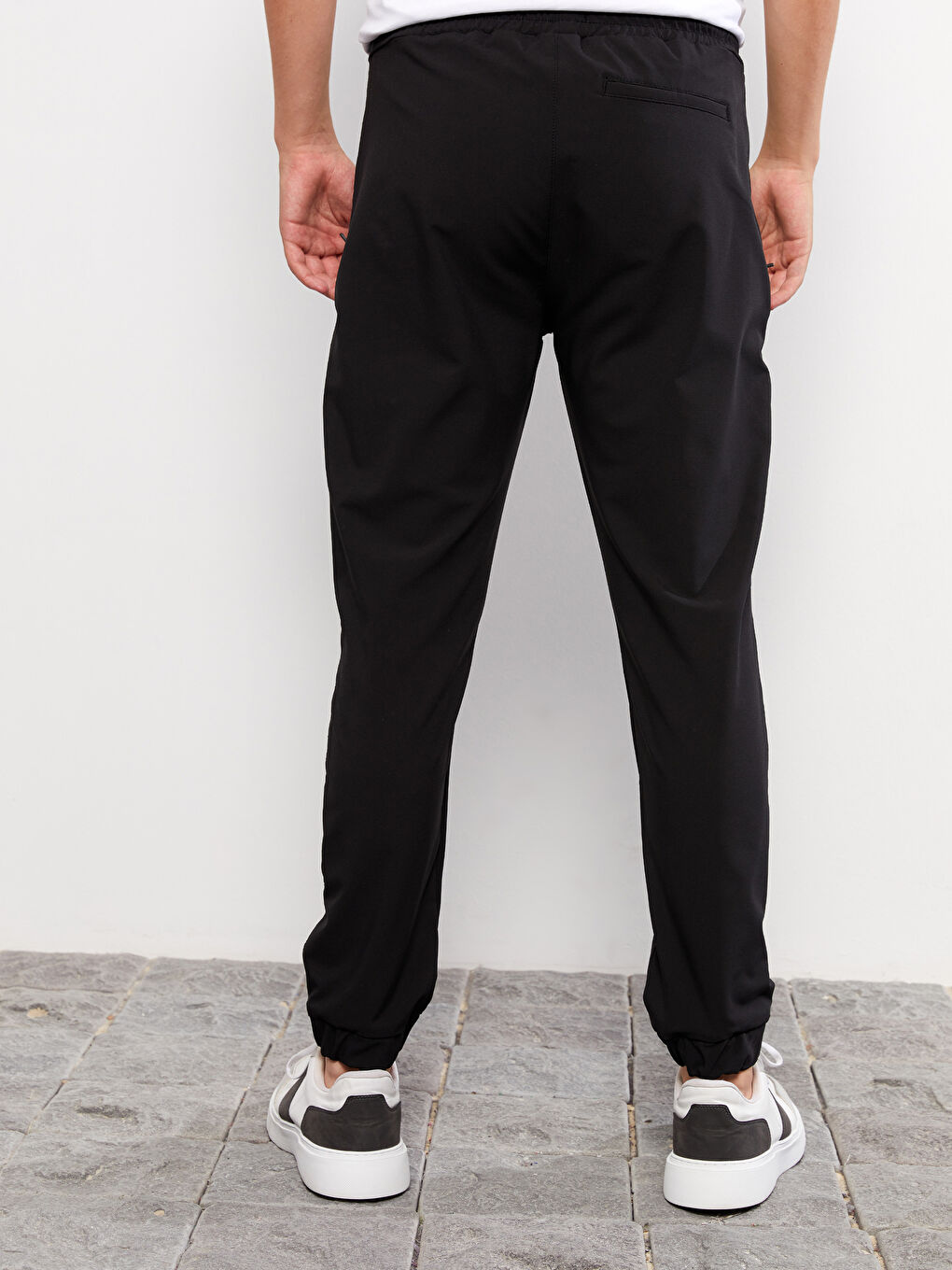 Siyah Standart Kalıp Erkek Jogger Pantolon-4