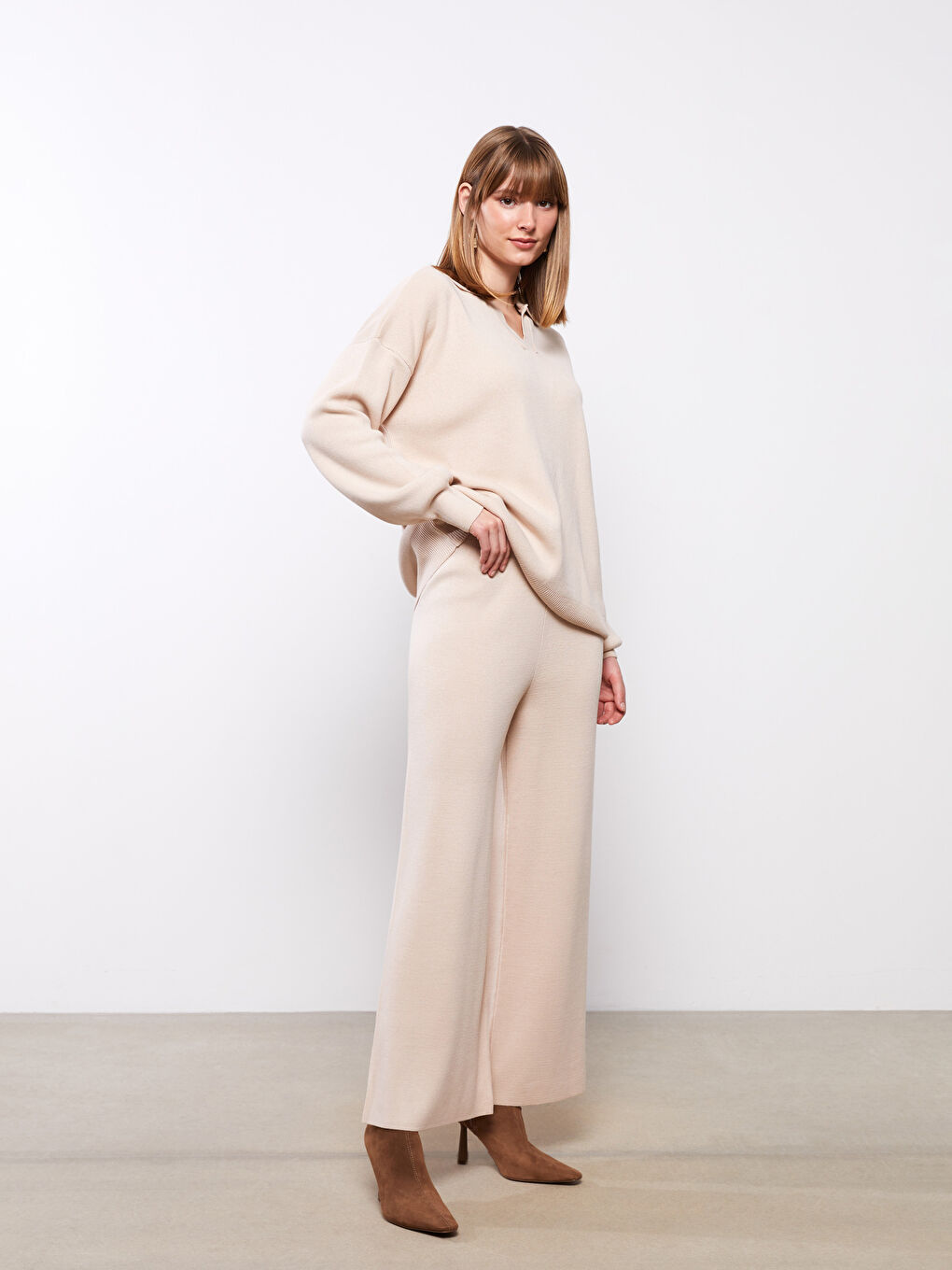 Bej Kadın Beli Lastikli Düz Triko Pantolon