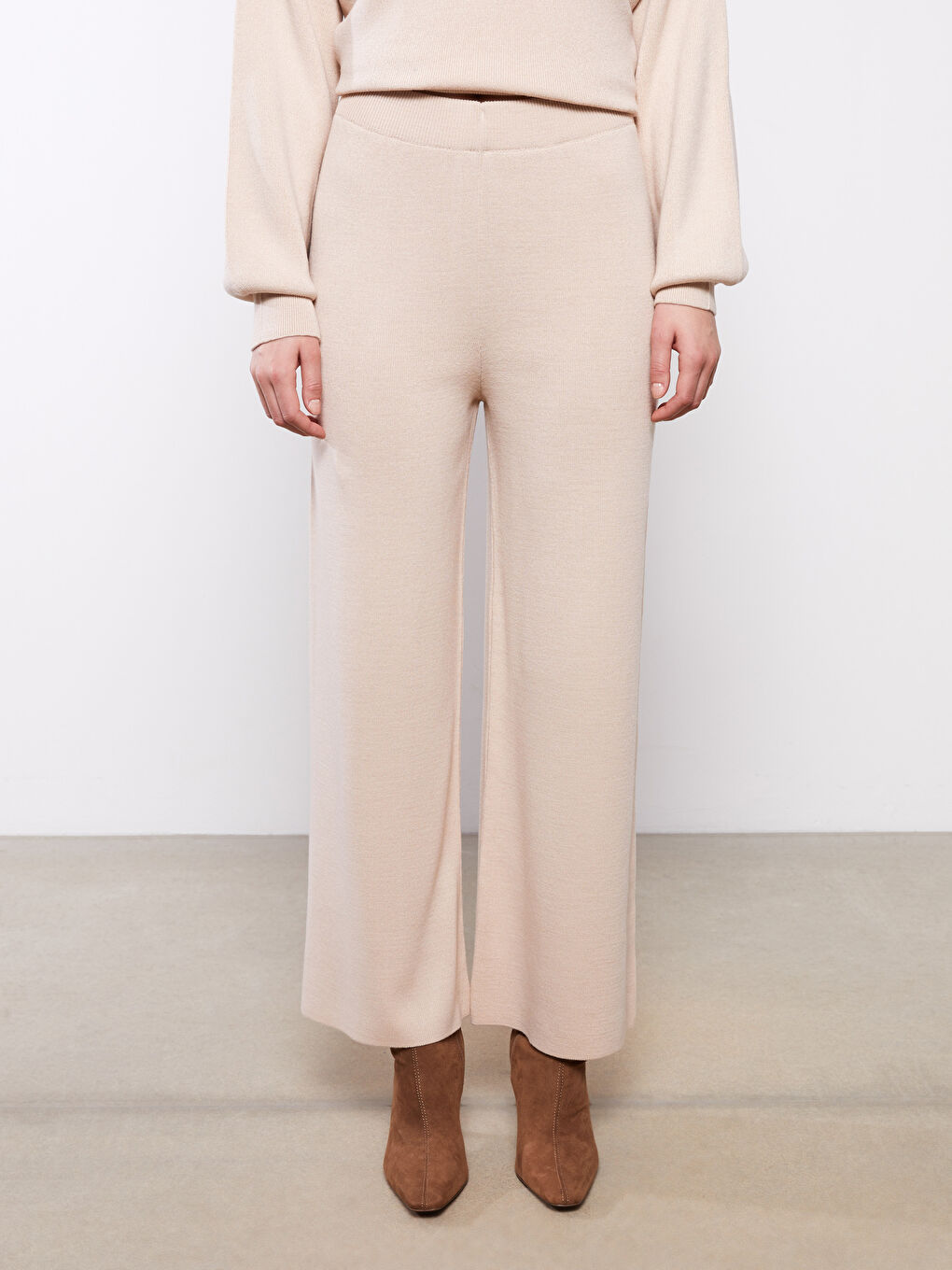 Bej Kadın Beli Lastikli Düz Triko Pantolon-3