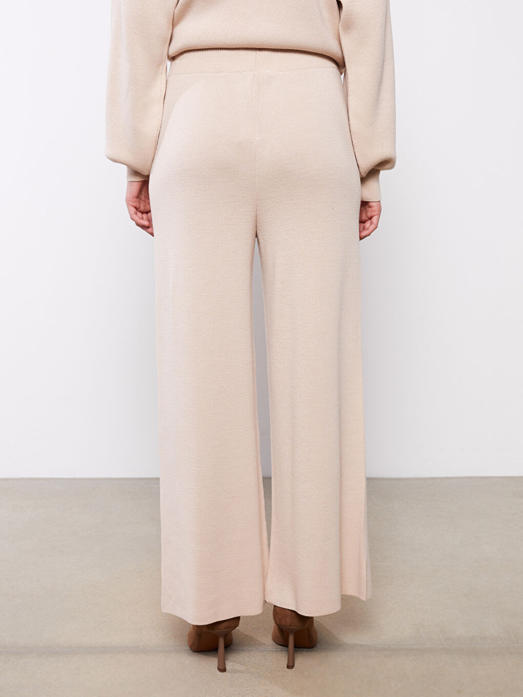 Bej Kadın Beli Lastikli Düz Triko Pantolon-4